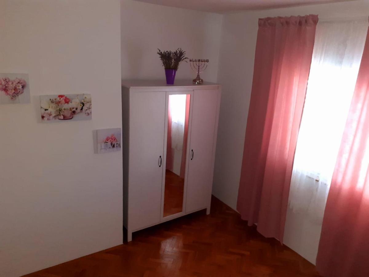 Lumar Holidays And Apartments Преко Экстерьер фото