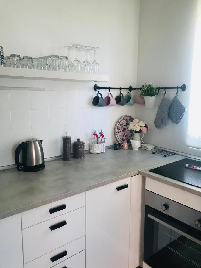 Lumar Holidays And Apartments Преко Экстерьер фото