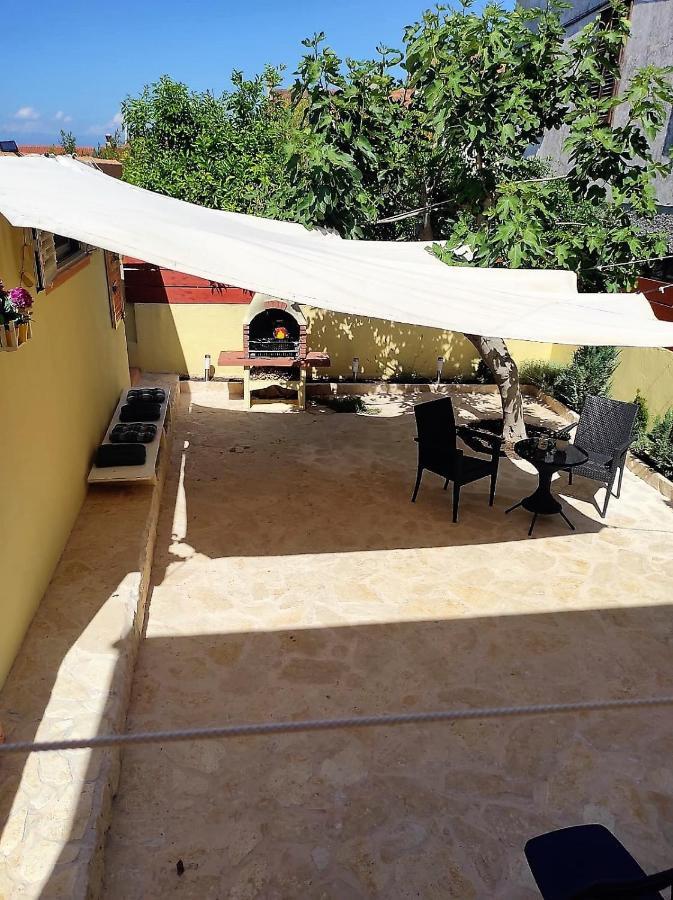 Lumar Holidays And Apartments Преко Экстерьер фото