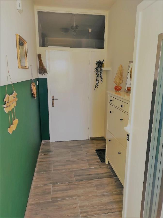 Lumar Holidays And Apartments Преко Экстерьер фото