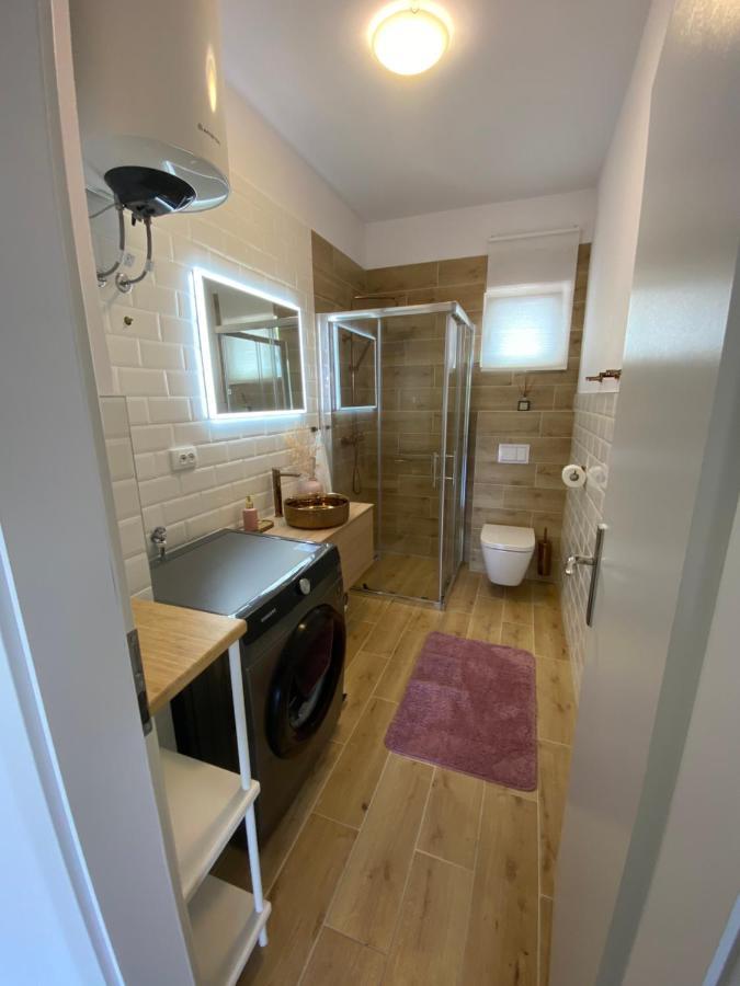 Lumar Holidays And Apartments Преко Экстерьер фото