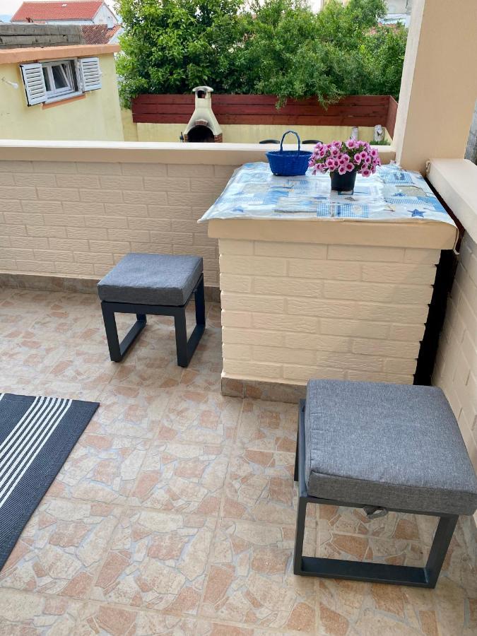 Lumar Holidays And Apartments Преко Экстерьер фото